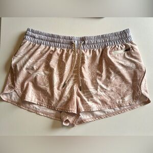 Vuori Clementine Shorts Pink Salt Rainforest XL
